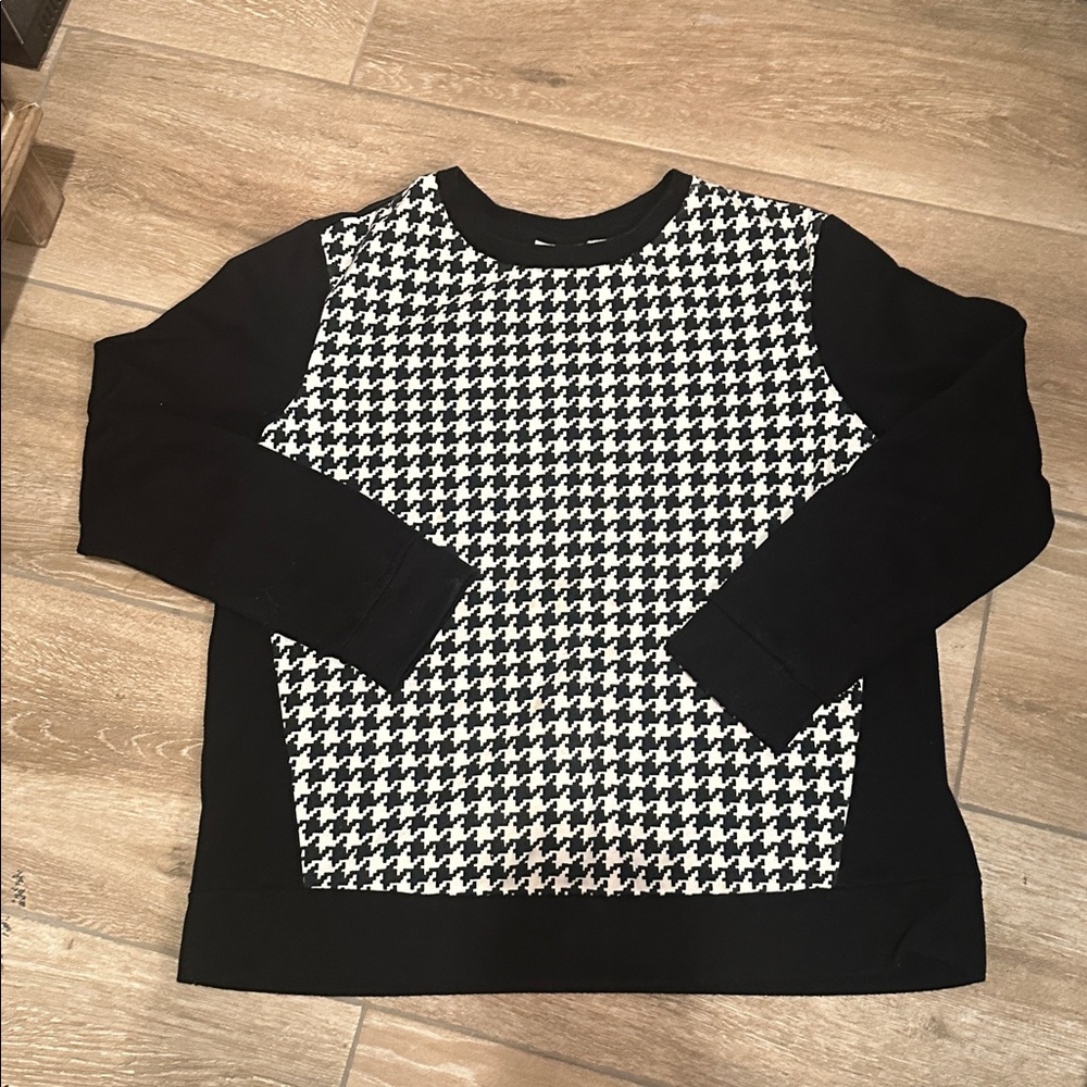 Kim Rogers Sweatshirt Black & White Geographic Pattern Petite Large 60% Cotton